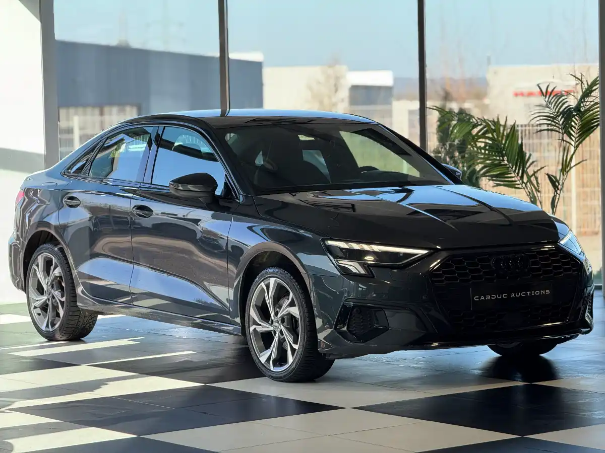 Audi A3 30 TFSI Limousine advanced